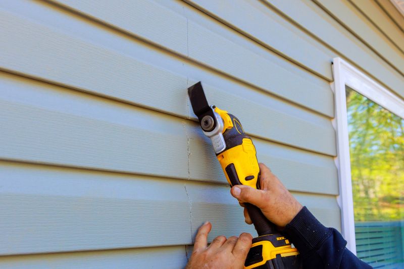 Sealing Gaps in Vinyl Siding